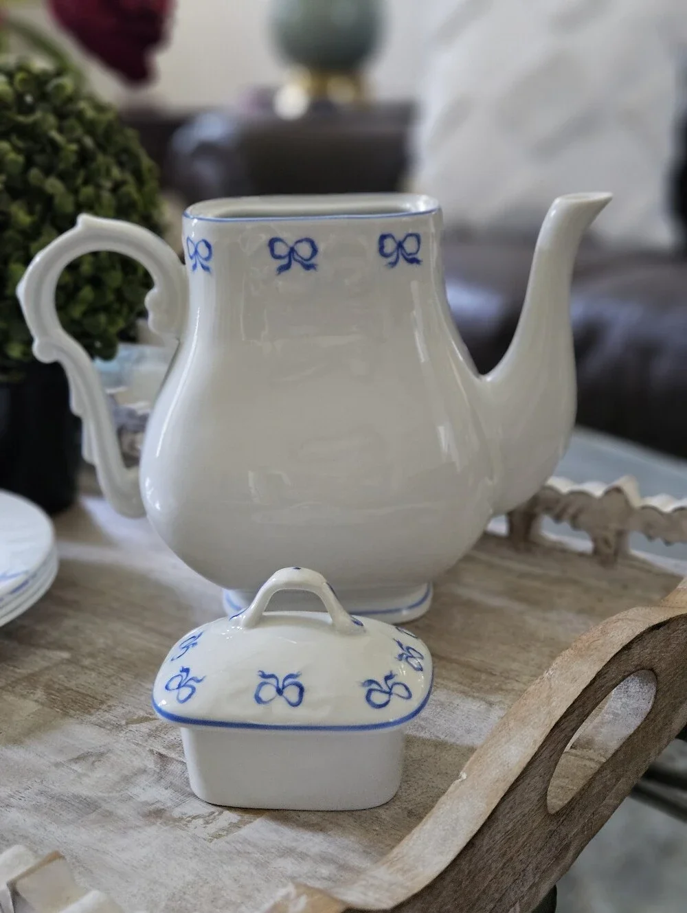 Ruban Blue by Vista Alegre White Porcelain Teapot with Blue Ribbon Trim. Mint!